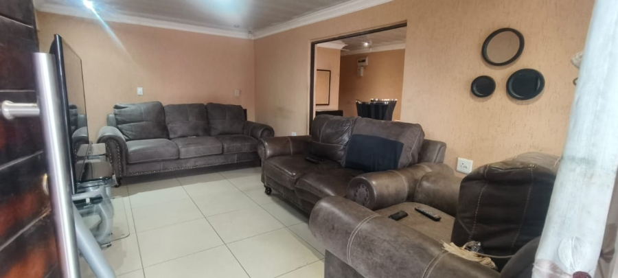 3 Bedroom Property for Sale in Tlhabane North West